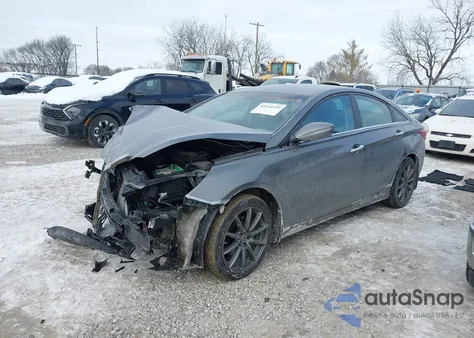 2013 Hyundai Sonata Se z USA, uszkodzony, nr VIN 5NPEC4AC8DH781548
